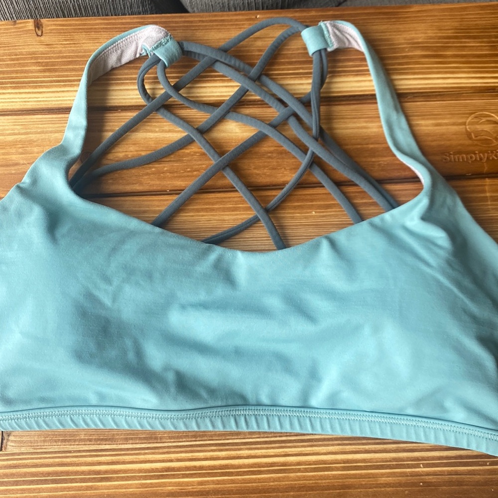 Lululemon • Aqua • Free to Be Bra • Size 8